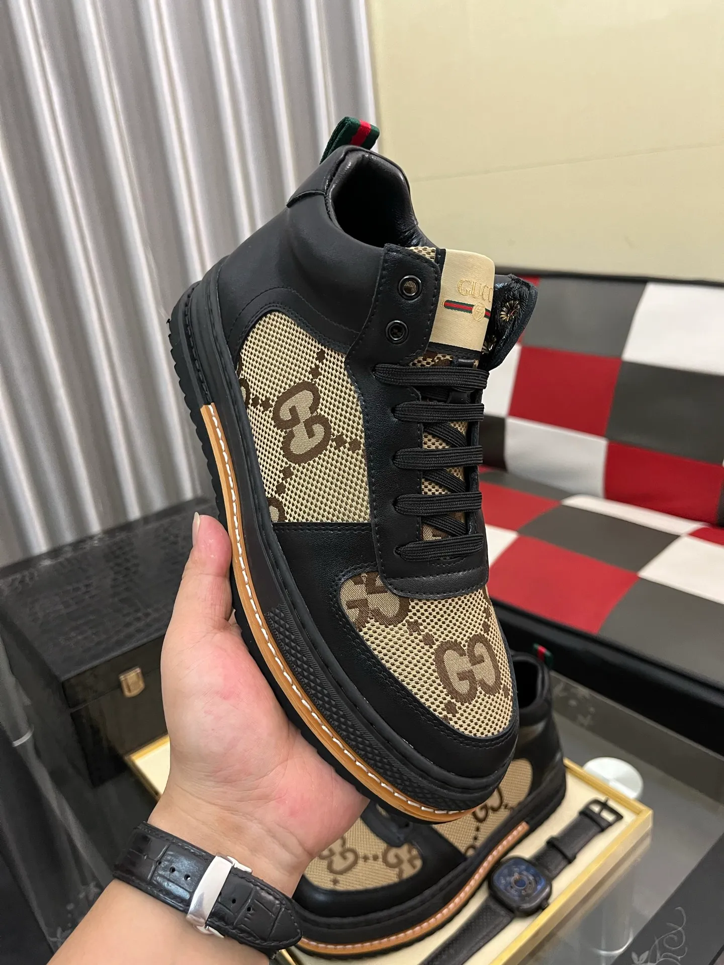 Men's shoes💰: 420⌚️⌚️[GUCCI sheepskin lining] Men's classic Gucci high-top casual shoes, original quality💯The upper is made of imported Italian cowhide and sheepskin lining, with fine workmanship and high-end atmosphere. Has a fashionable and exemplary look. Original rubber wear-resistant outsole. Code number: 38-44